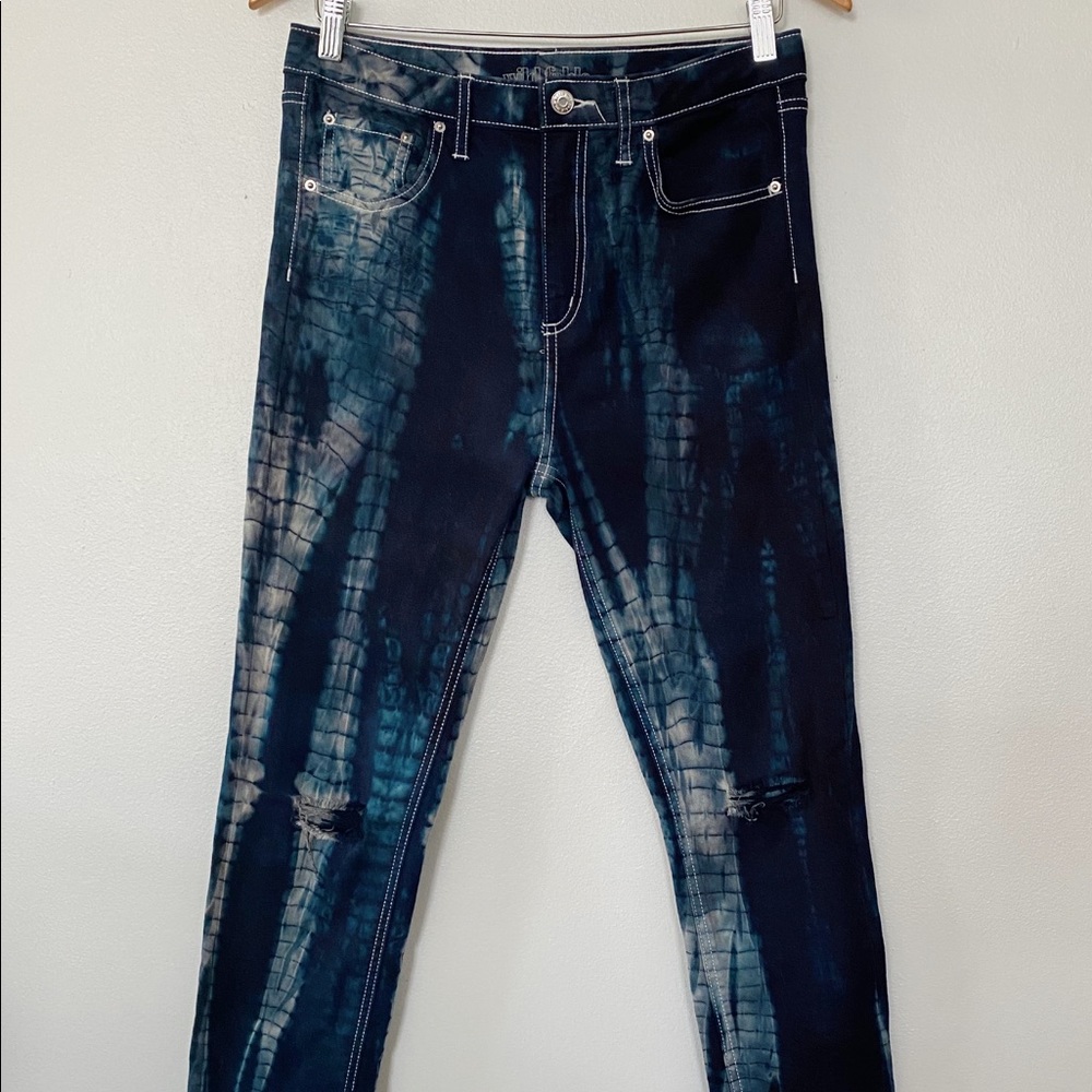 The Indigo Garter